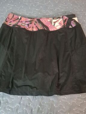 Love Life Live Black Skort size medium